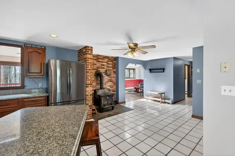 16 Berkeley Street Pelham NH 03076