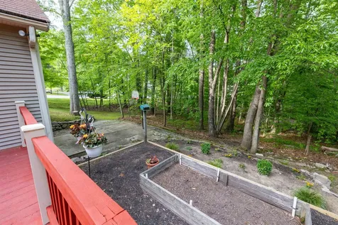 16 Berkeley Street Pelham NH 03076
