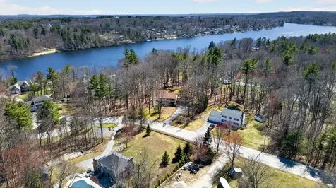16 Berkeley Street Pelham NH 03076
