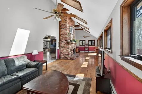 16 Berkeley Street Pelham NH 03076