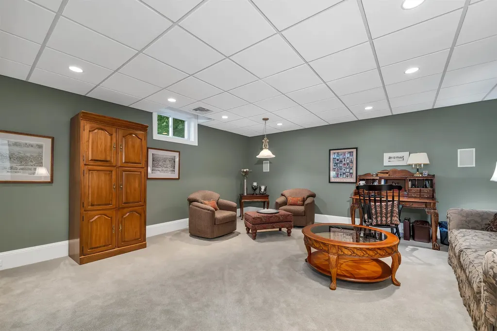 60 Riddle Drive Bedford NH 03110