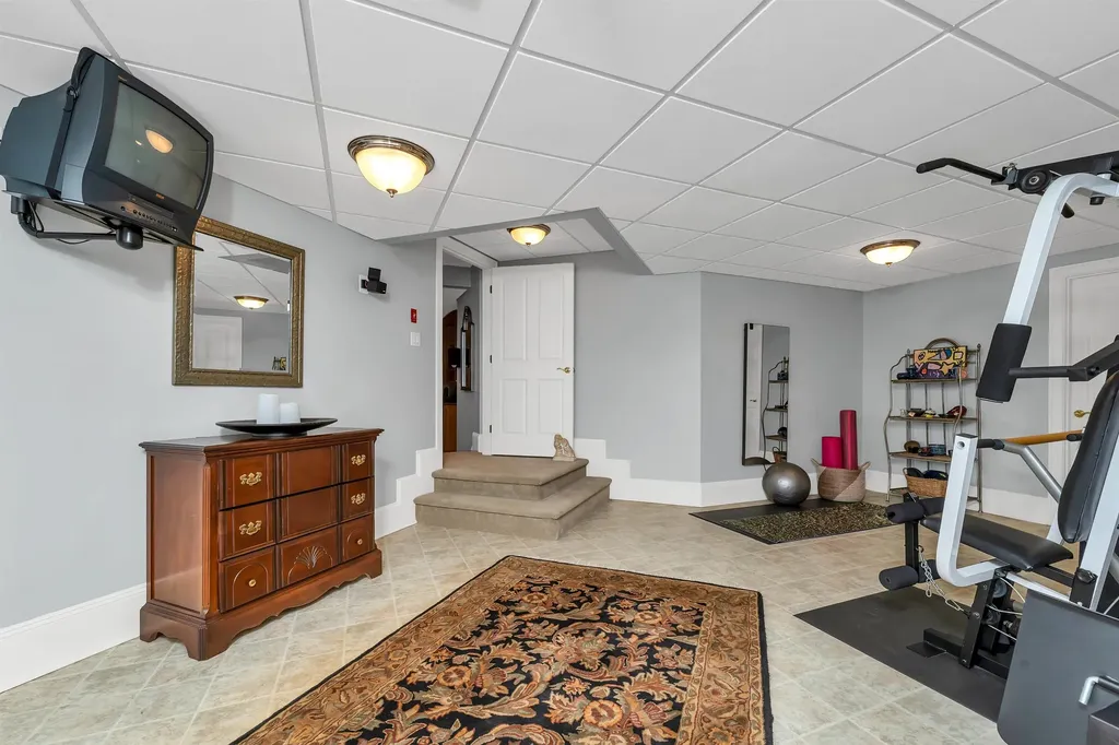 60 Riddle Drive Bedford NH 03110