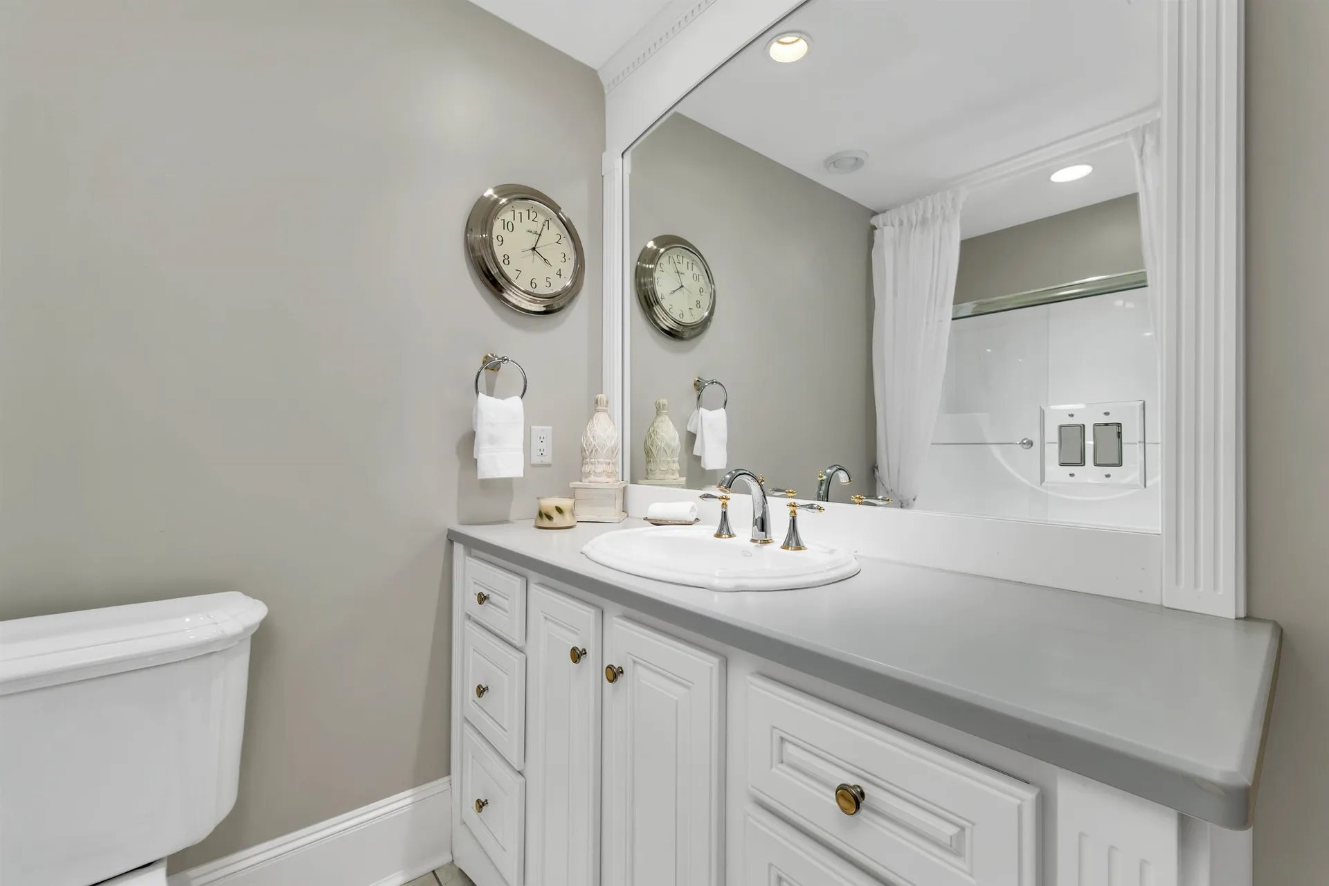 60 Riddle Drive Bedford NH 03110