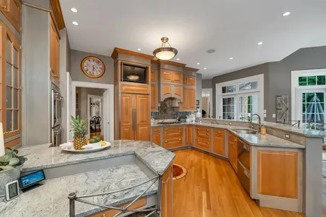 60 Riddle Drive Bedford NH 03110
