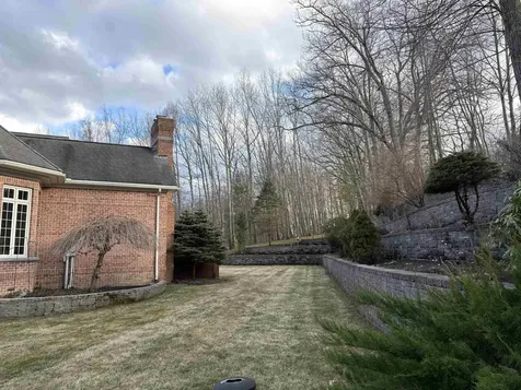 60 Riddle Drive Bedford NH 03110