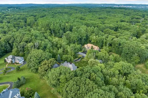 60 Riddle Drive Bedford NH 03110