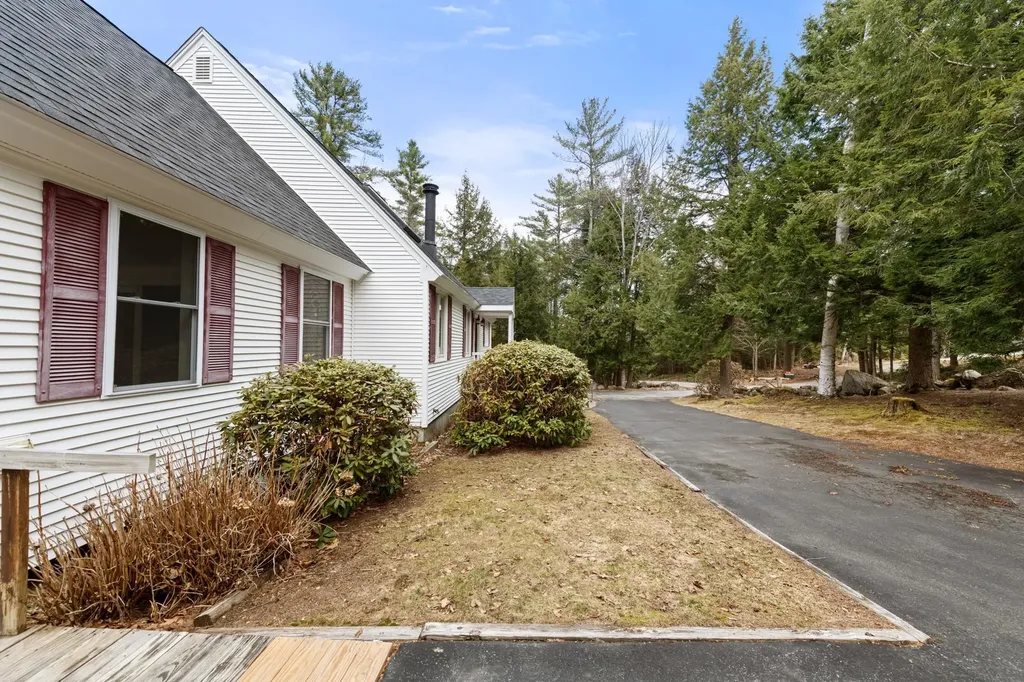 126 Hobart Hill Road Hebron NH 03241