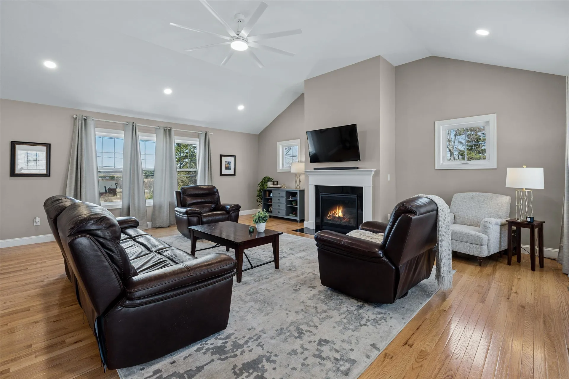 27 Scenic Drive Manchester NH 03104