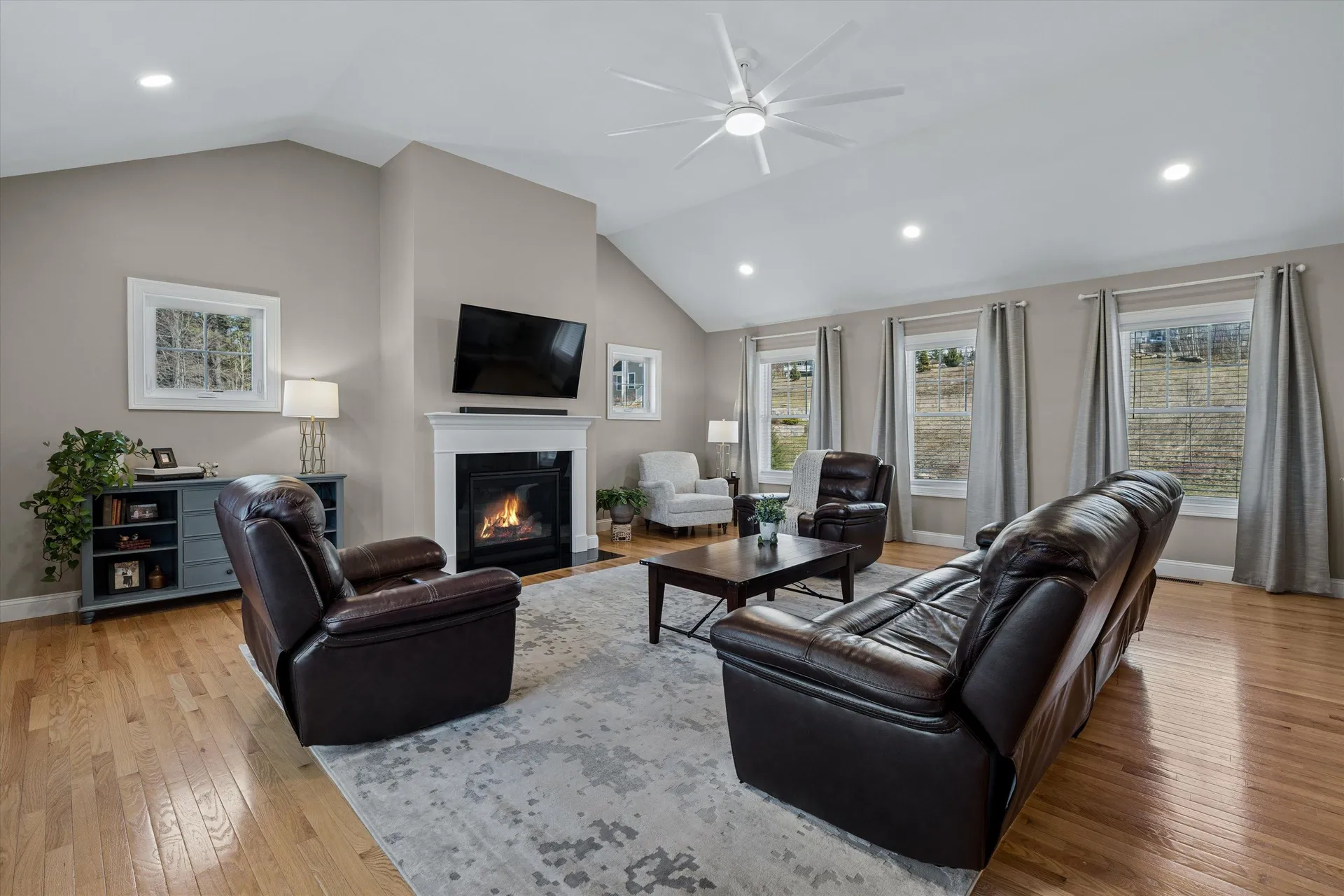 27 Scenic Drive Manchester NH 03104
