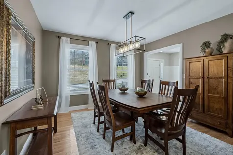 27 Scenic Drive Manchester NH 03104