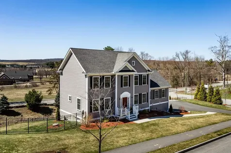 27 Scenic Drive Manchester NH 03104