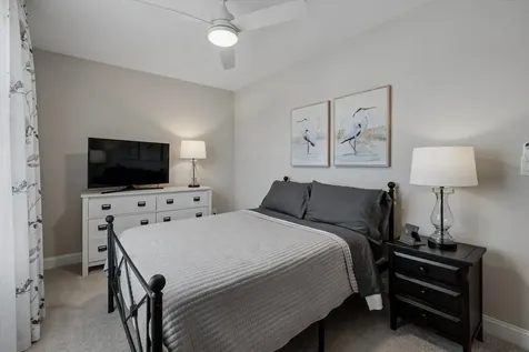 27 Scenic Drive Manchester NH 03104