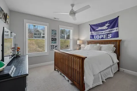 27 Scenic Drive Manchester NH 03104