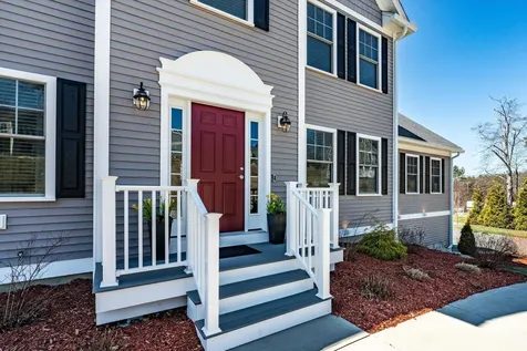27 Scenic Drive Manchester NH 03104
