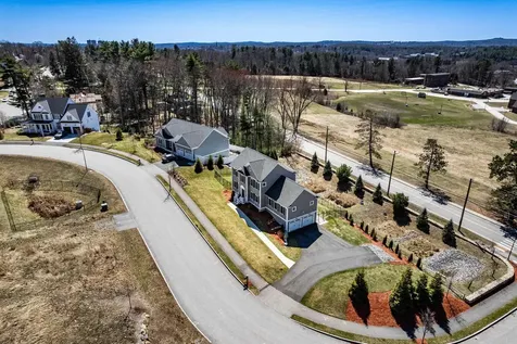 27 Scenic Drive Manchester NH 03104