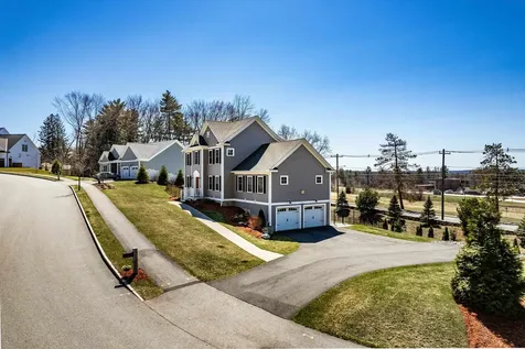 27 Scenic Drive Manchester NH 03104