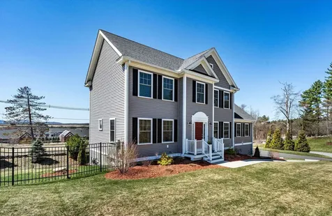 27 Scenic Drive Manchester NH 03104