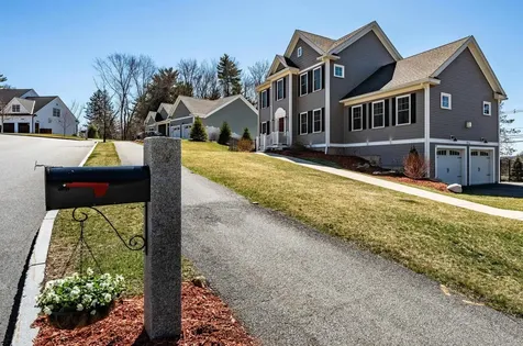 27 Scenic Drive Manchester NH 03104
