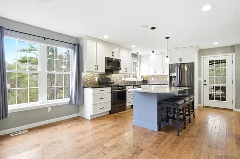 4 Cobblestone Place Merrimack NH 03054