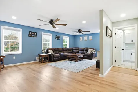 4 Cobblestone Place Merrimack NH 03054