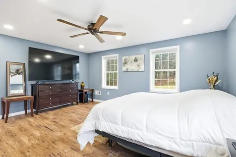 4 Cobblestone Place Merrimack NH 03054