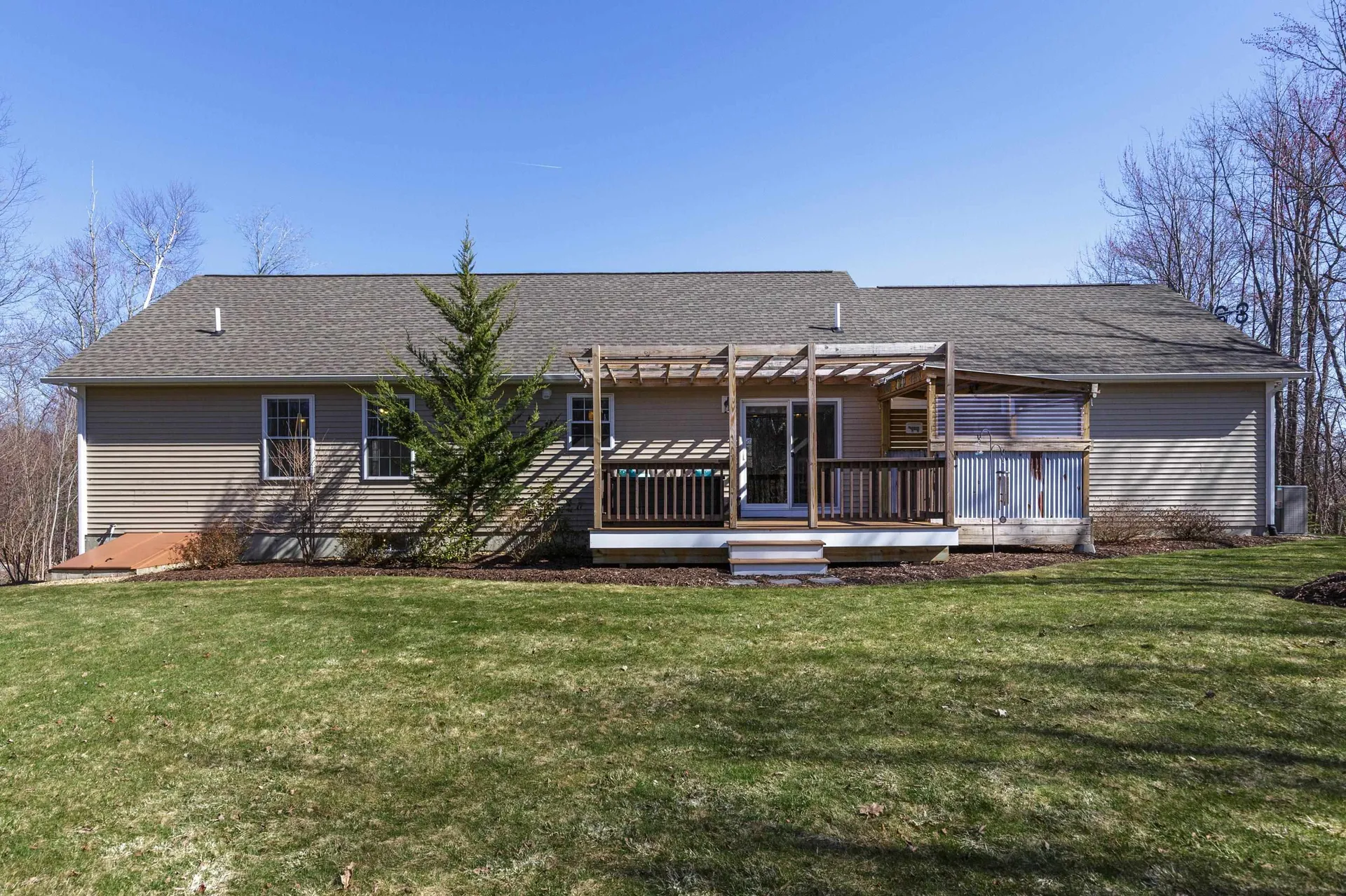 22 High Meadow Drive Deerfield NH 03037