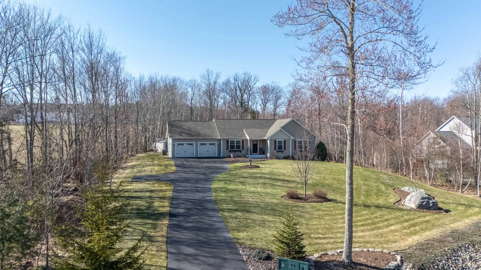 22 High Meadow Drive Deerfield NH 03037