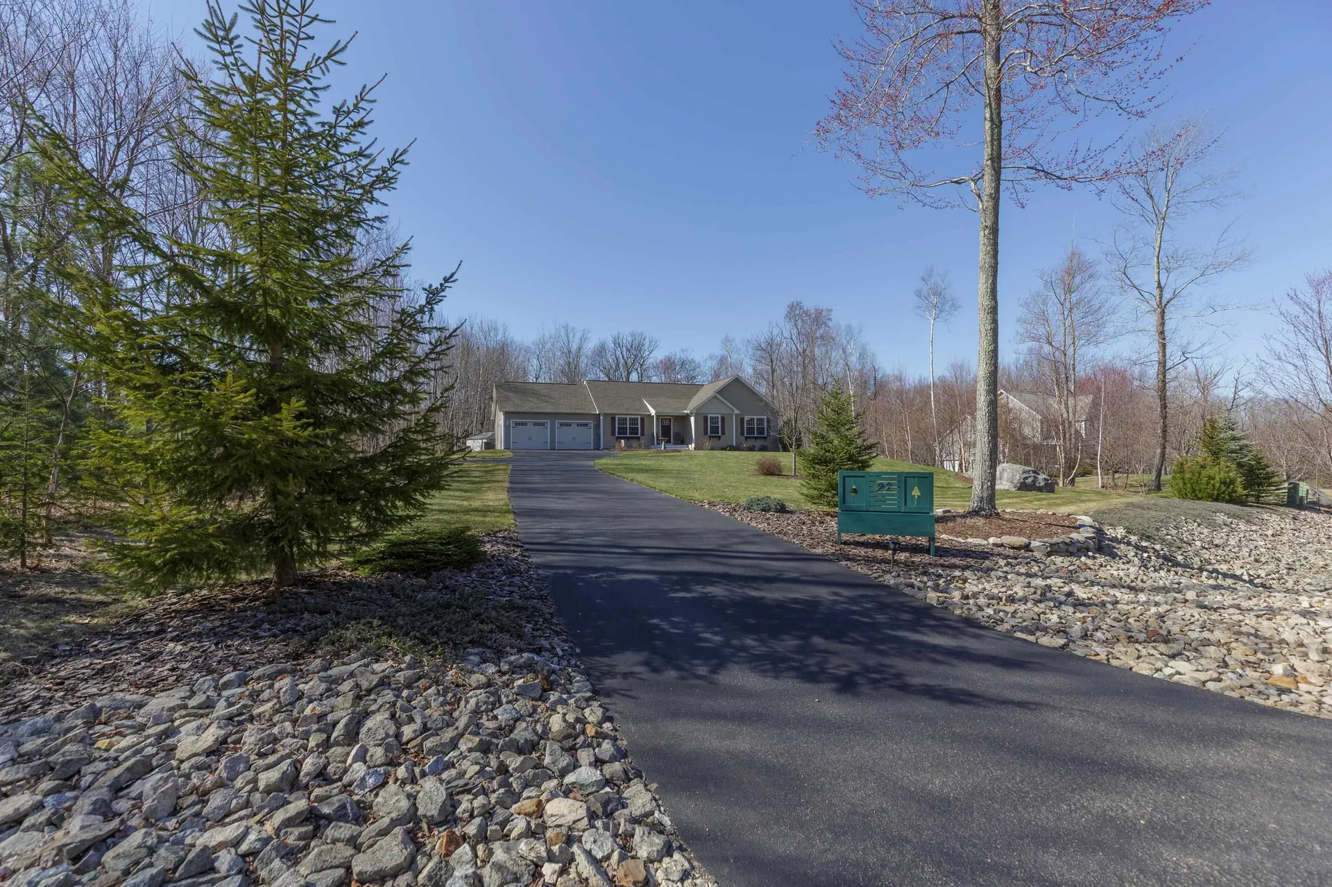 22 High Meadow Drive Deerfield NH 03037