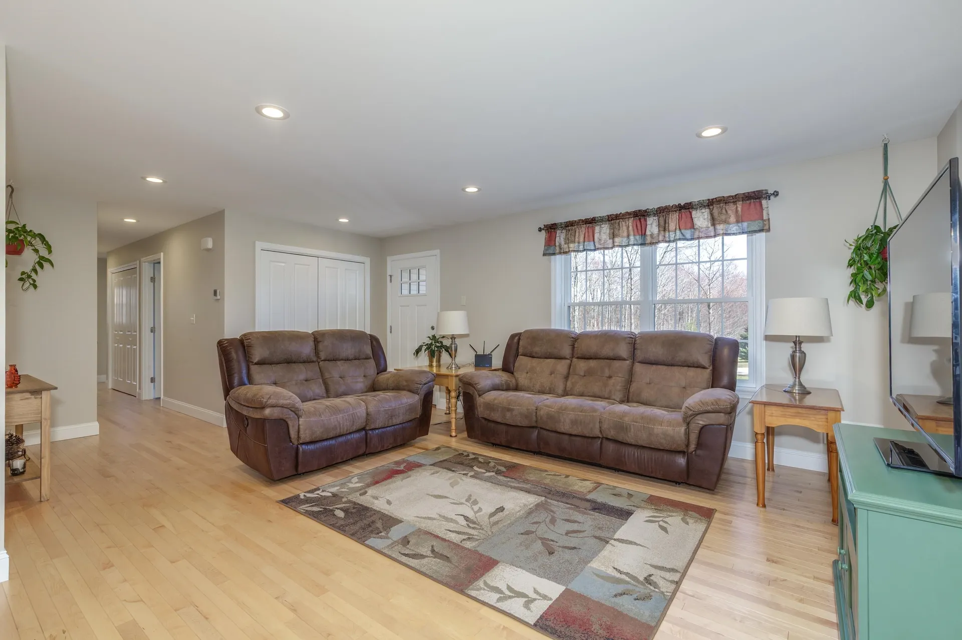 22 High Meadow Drive Deerfield NH 03037