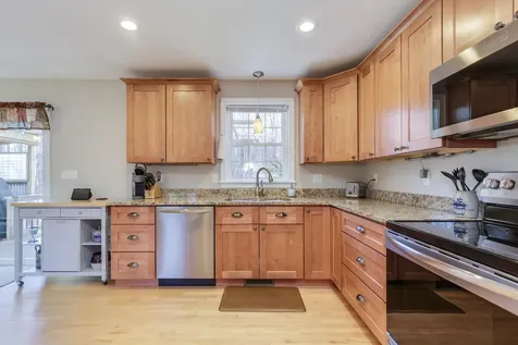 22 High Meadow Drive Deerfield NH 03037