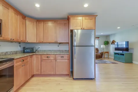 22 High Meadow Drive Deerfield NH 03037