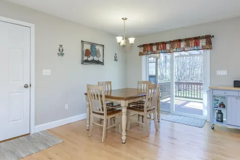 22 High Meadow Drive Deerfield NH 03037