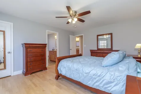 22 High Meadow Drive Deerfield NH 03037