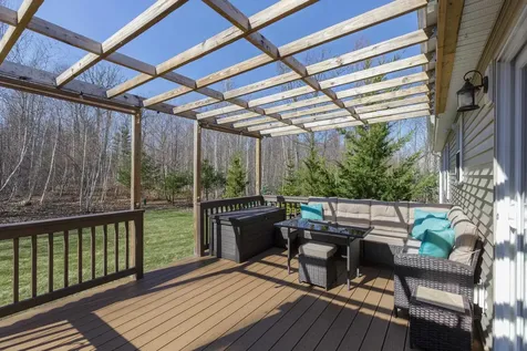 22 High Meadow Drive Deerfield NH 03037