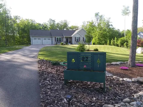22 High Meadow Drive Deerfield NH 03037