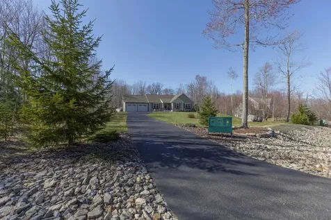 22 High Meadow Drive Deerfield NH 03037