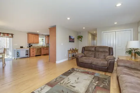 22 High Meadow Drive Deerfield NH 03037
