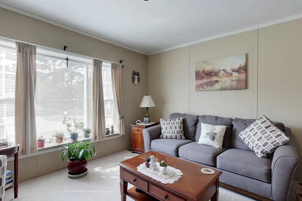 6 Mapleshade Drive Nashua NH 03062