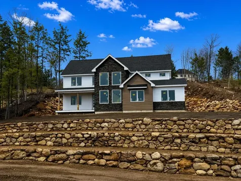 25 Indian Rock Road Bedford NH 03110