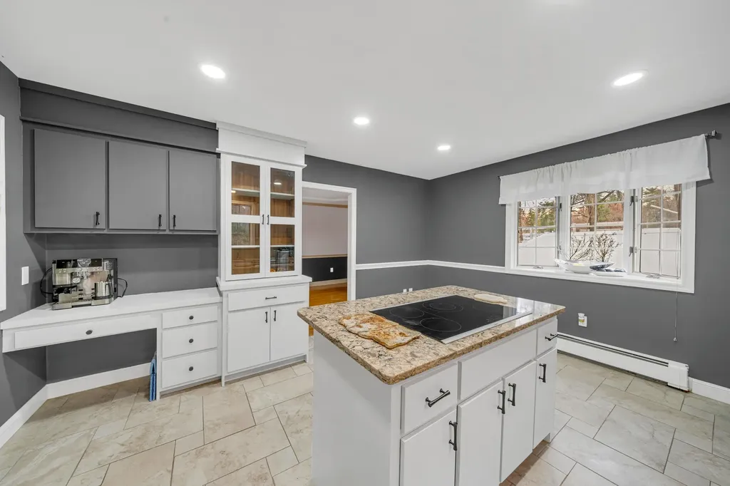 5 Bedros Street Windham NH 03087