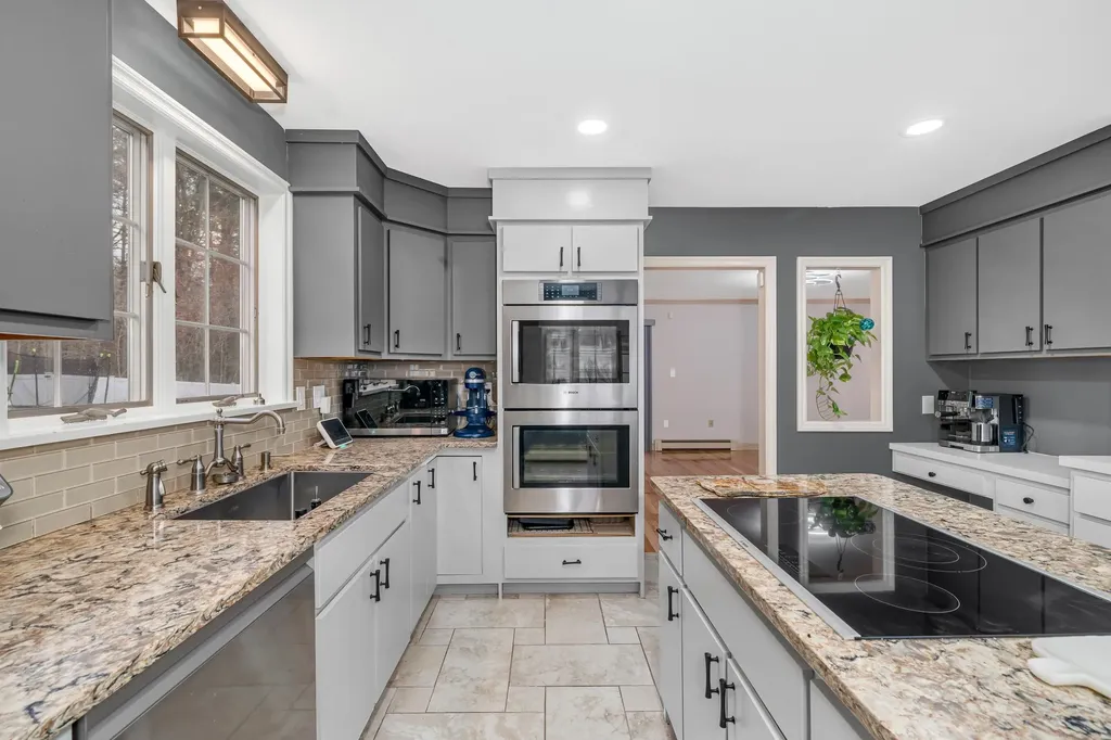 5 Bedros Street Windham NH 03087