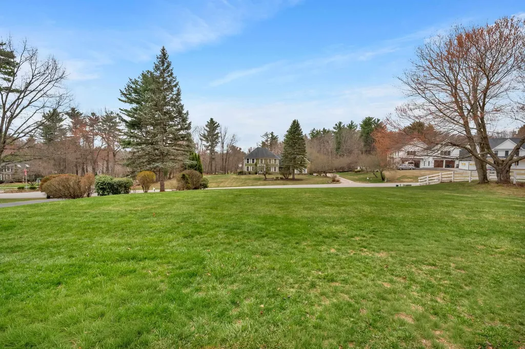 5 Bedros Street Windham NH 03087