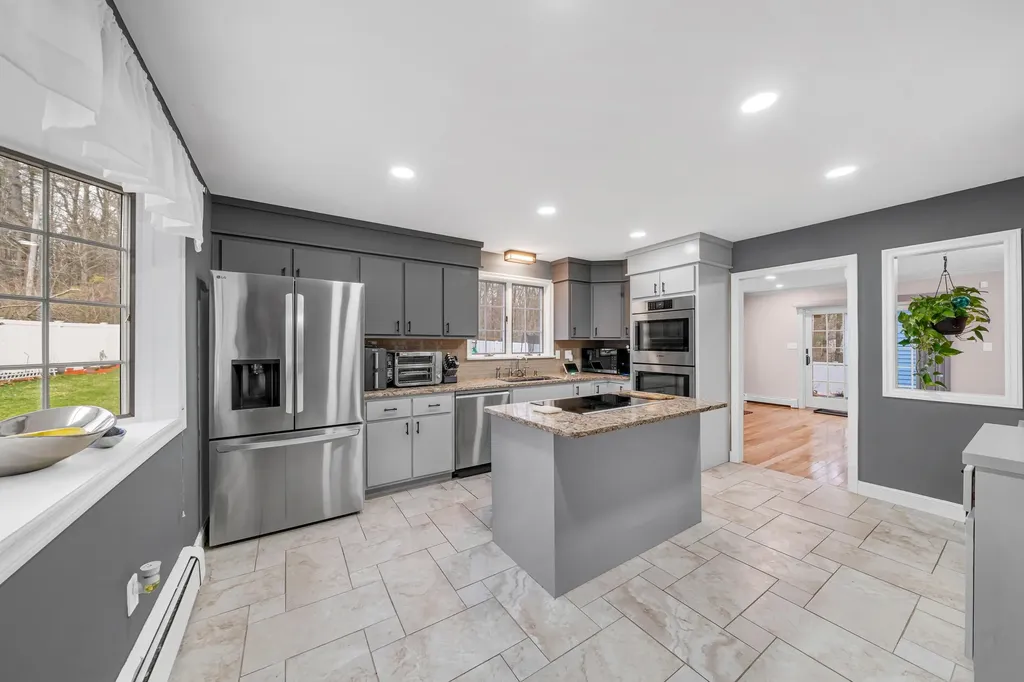 5 Bedros Street Windham NH 03087