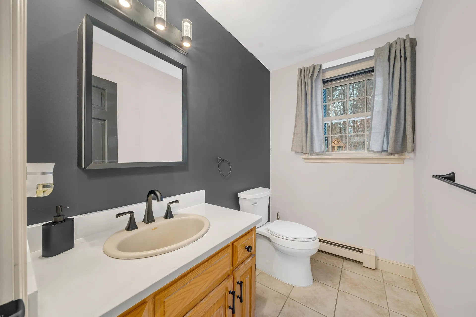 5 Bedros Street Windham NH 03087