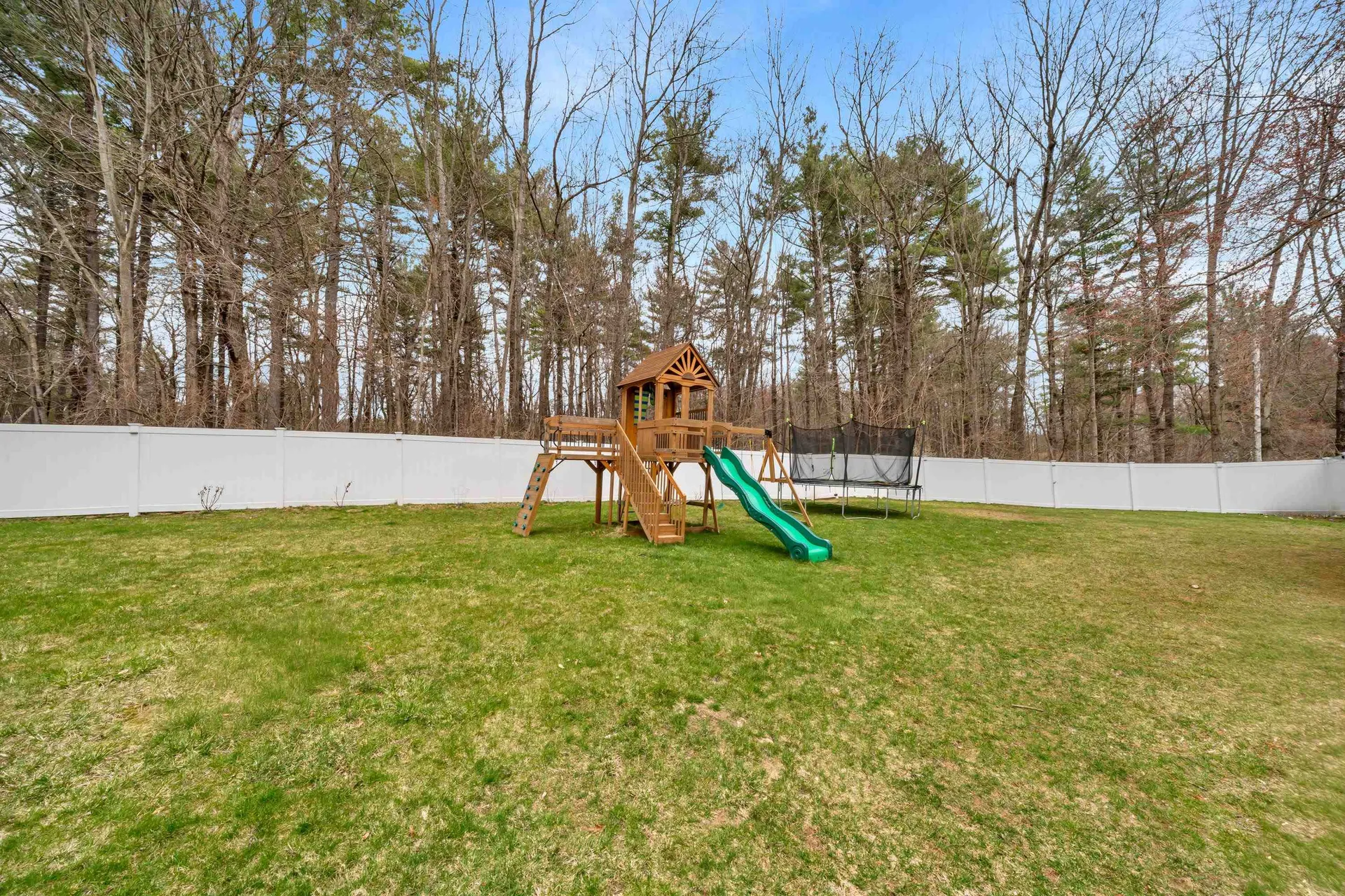 5 Bedros Street Windham NH 03087