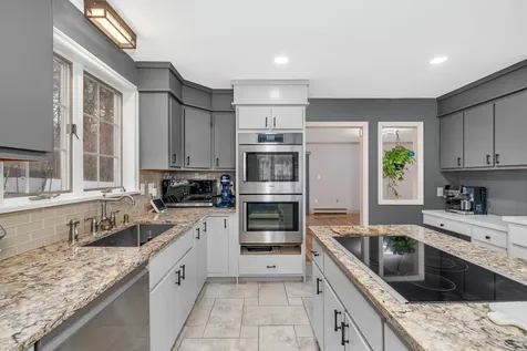5 Bedros Street Windham NH 03087