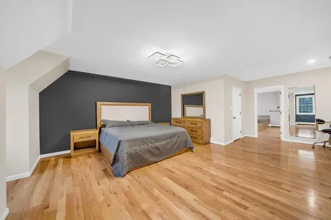 5 Bedros Street Windham NH 03087