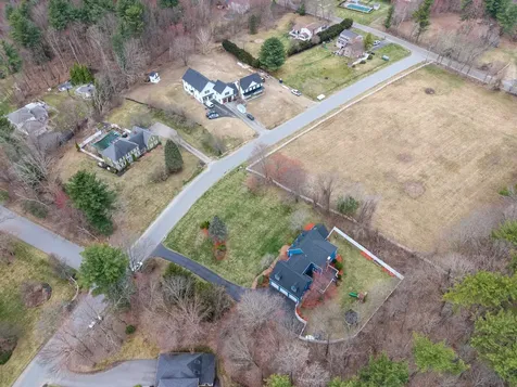 5 Bedros Street Windham NH 03087
