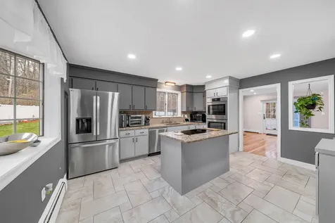 5 Bedros Street Windham NH 03087