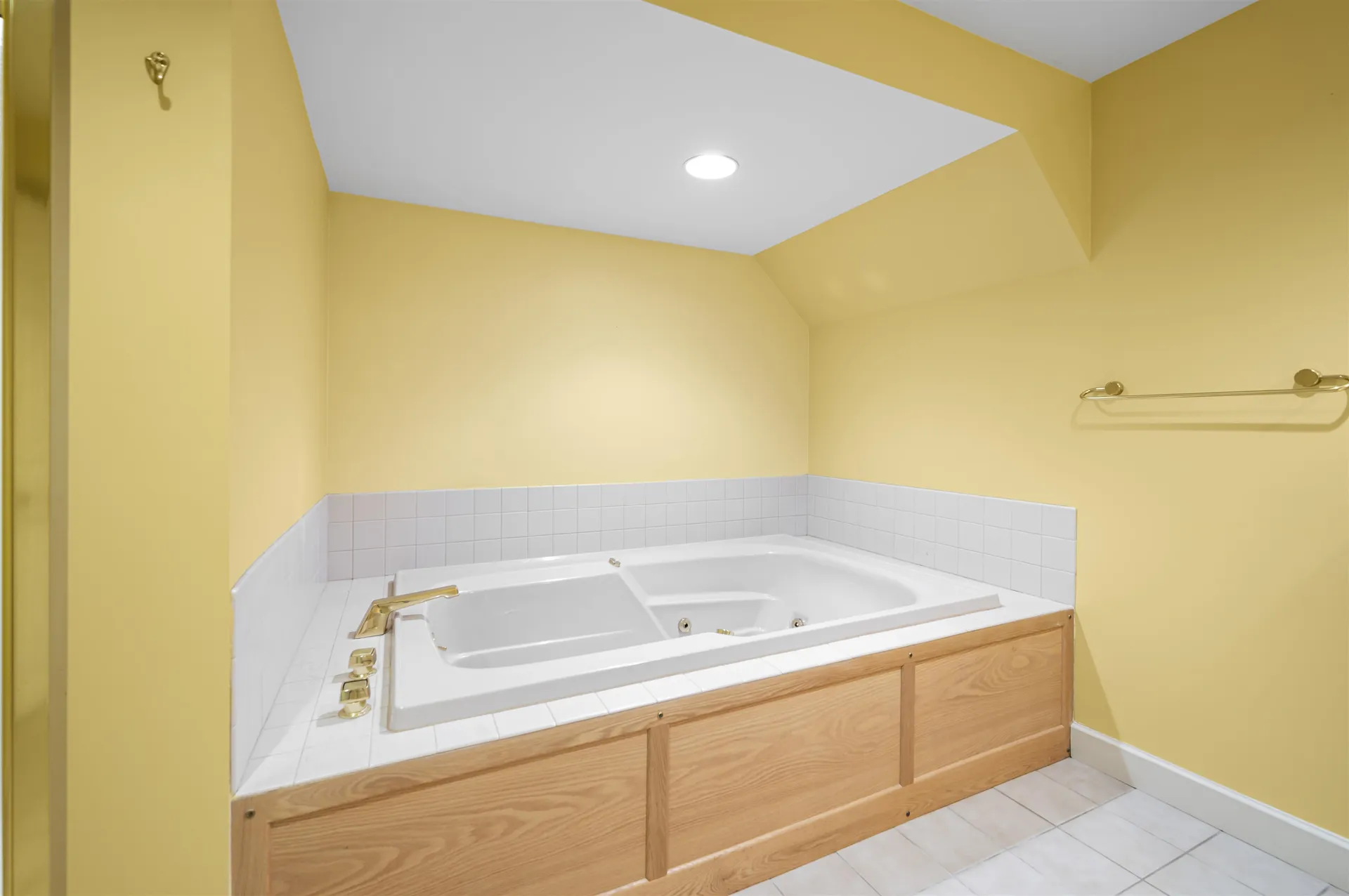 60 Peninsula Drive Stratham NH 03885